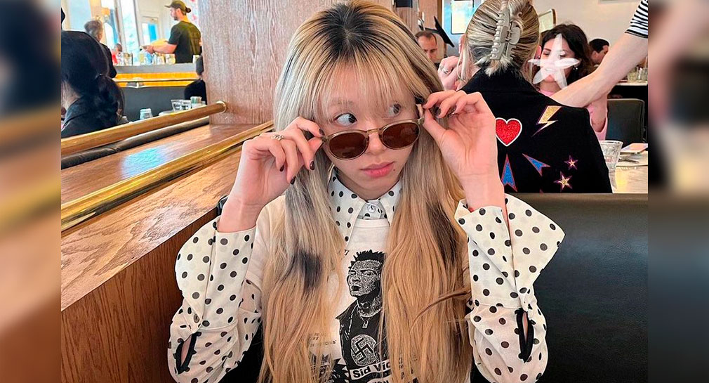 Cantante de K-pop se disculpa tras vestirse con símbolos Nazi (FOTO)