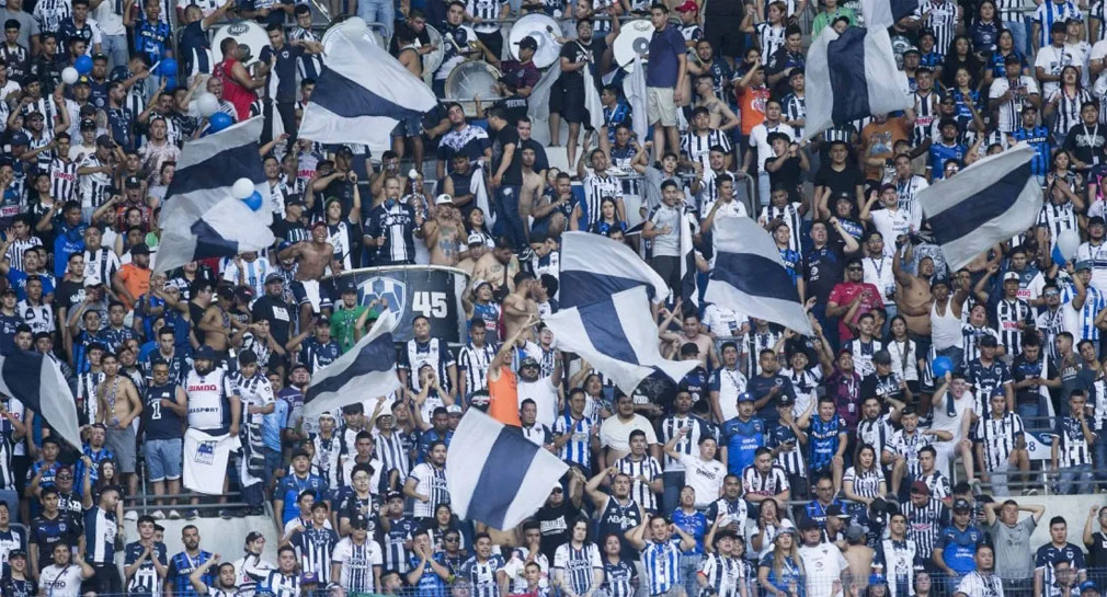 Muere aficionado de Rayados, por causas naturales, en estacionamiento del Estadio BBVA