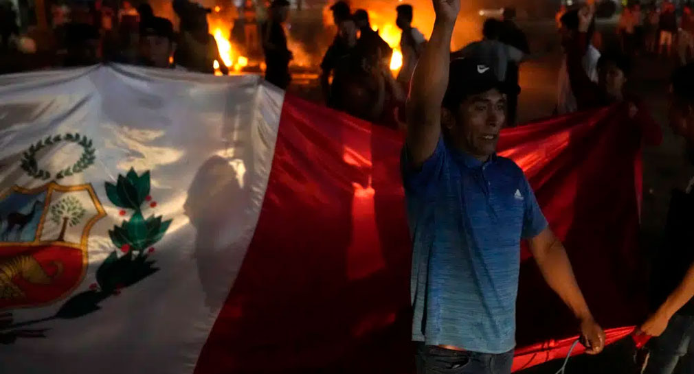 Mueren 4 soldados ahogados en río de Perú durante protesta contra Dina Boluarte
