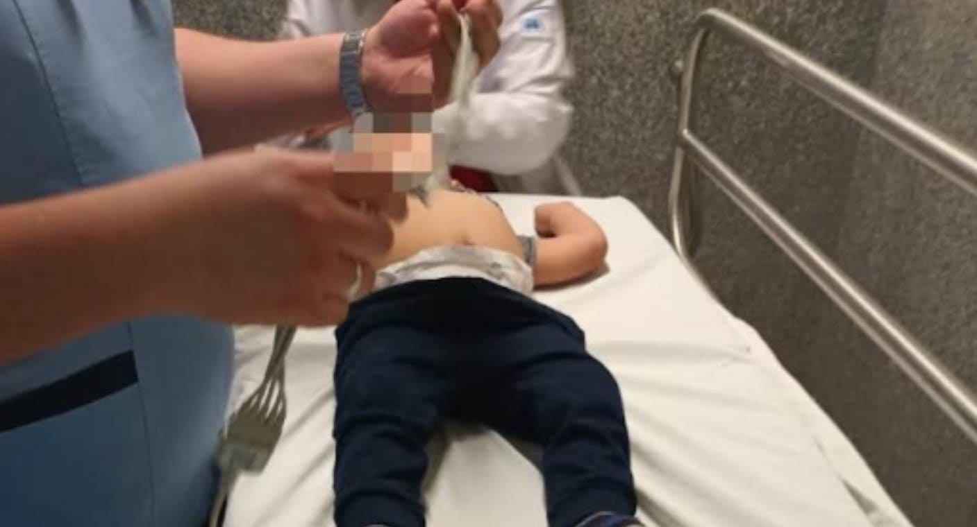 Madre y policía de Hermosillo salvan a bebé que no respiraba a causa de convulsiones