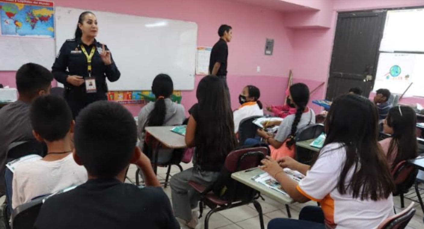 Imparte policía programa DARE a más de 2 mil estudiantes de quinto y sexto grado en 41 primarias de Hermosillo