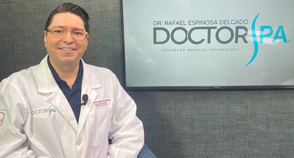El alcohol, mala alimentación y el sol aceleran envejecimiento de la piel, explica doctor Rafael Espinosa Delgado