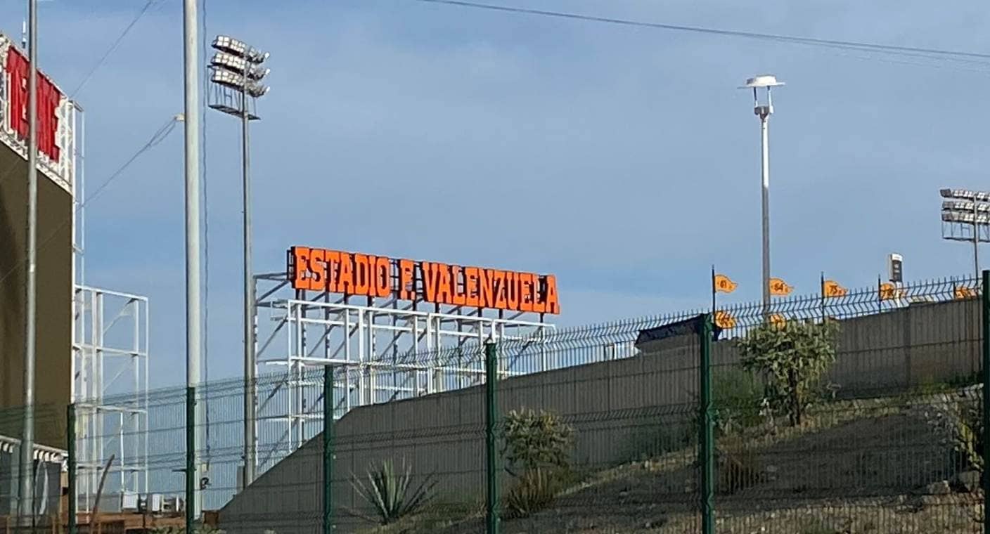 Colocan el nombre de Fernando Valenzuela en áreas del Estadio Sonora