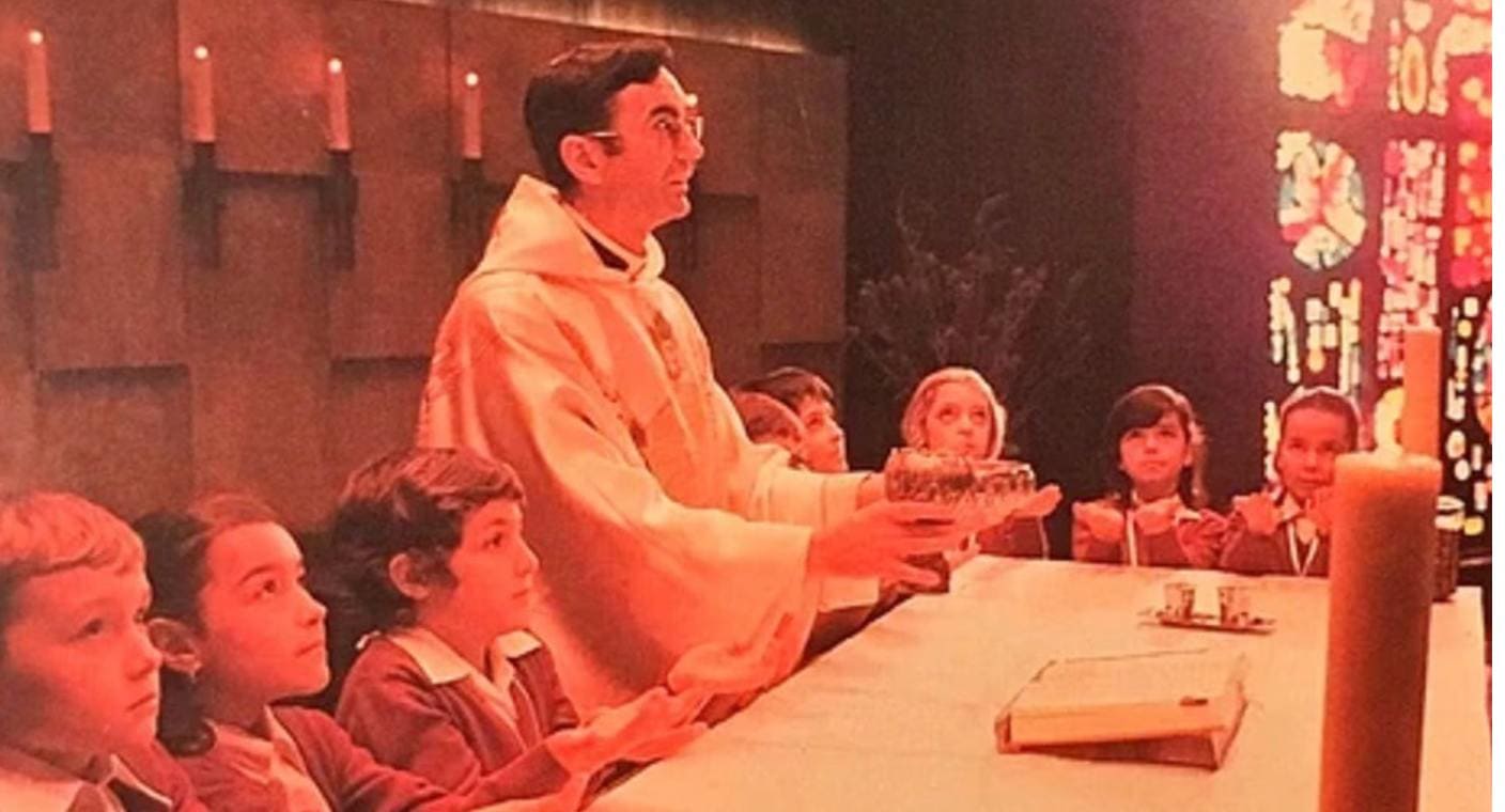 Conoce la historia de Cesáreo Gabaráin, el sacerdote que compuso “Señor, me has mirado a los ojos” y fue acusado de pederastia