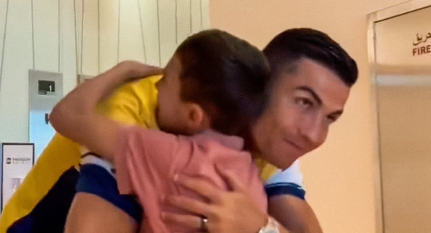 Niño que sufrió terremoto en Siria cumple su sueño de conocer a Cristiano Ronaldo (VIDEO)