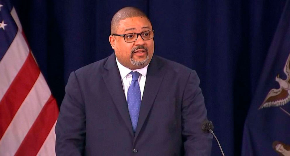 “No normalizaremos una conducta criminal grave”: Fiscal Alvin Bragg tras audiencia de Donald Trump
