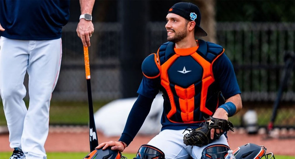 Hermosillense César Salazar conecta su primer hit en las Grandes Ligas en derrota de los Astros ante Rangers