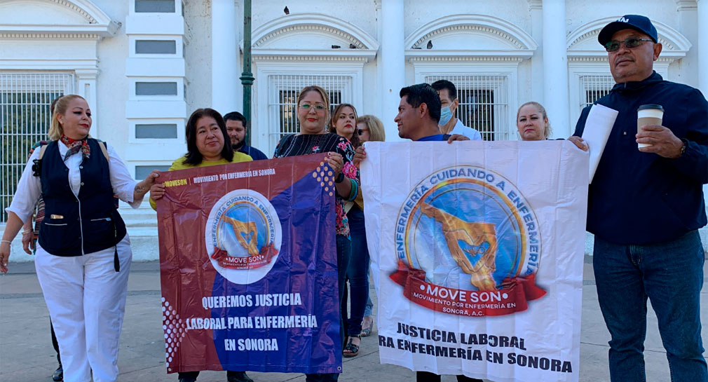 Demanda Movimiento por Enfermería mejores condiciones laborales fuera de Palacio de Gobierno en Hermosillo