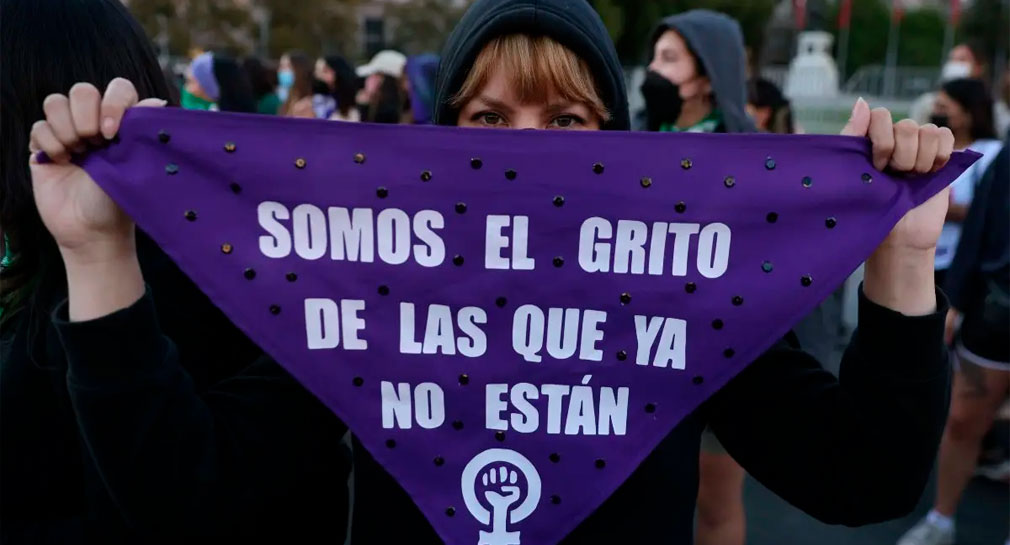 Hijos de víctimas de feminicidios en Chile tendrán prensión hasta cumplir 18 años