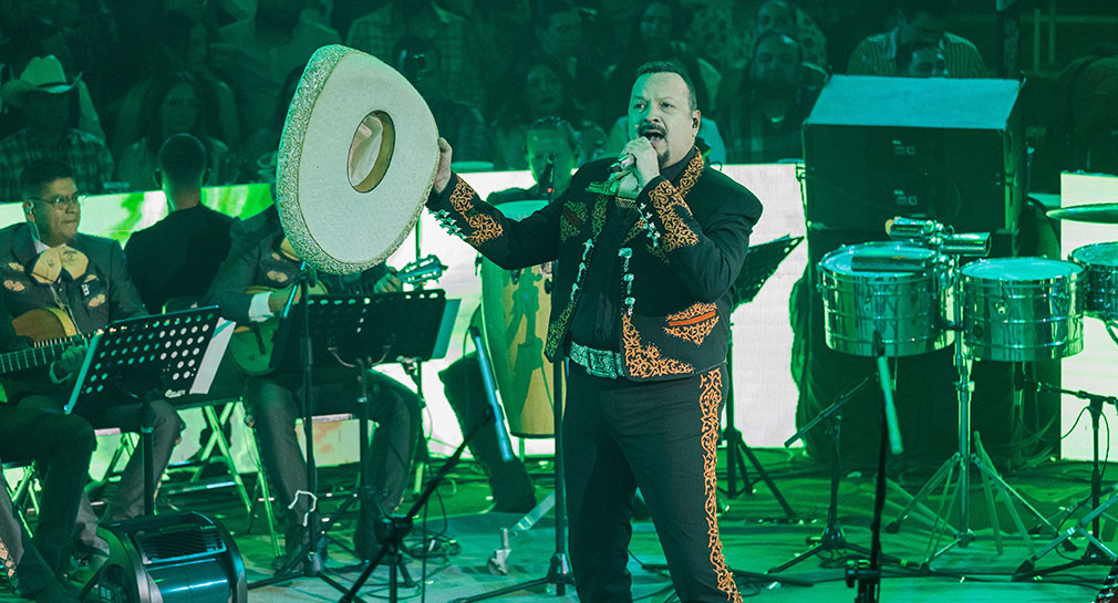 Pepe Aguilar confirma colaboración con Carín León durante concierto en Palenque de la ExpoGan (VIDEOS Y GALERÍA)