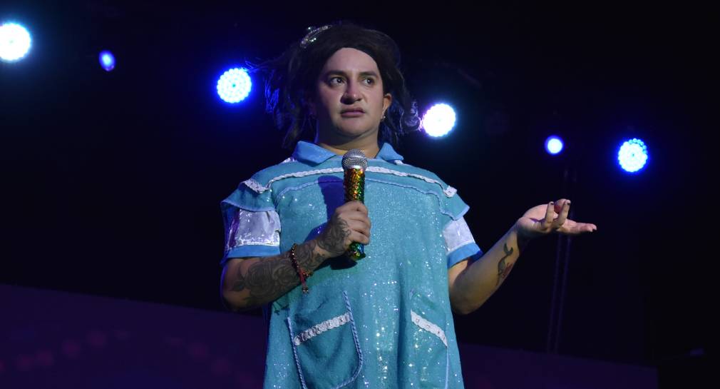 Mario Aguilar hace reír a Hermosillo con stand up “Ser Loca No Es Fácil” (GALERÍA)
