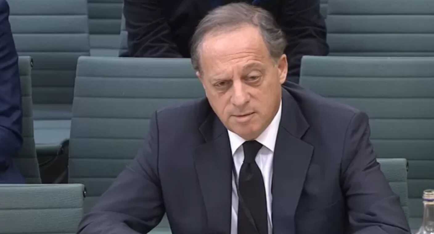 Dimite presidente de la BBC por conflicto de intereses vinculado a Boris Johnson