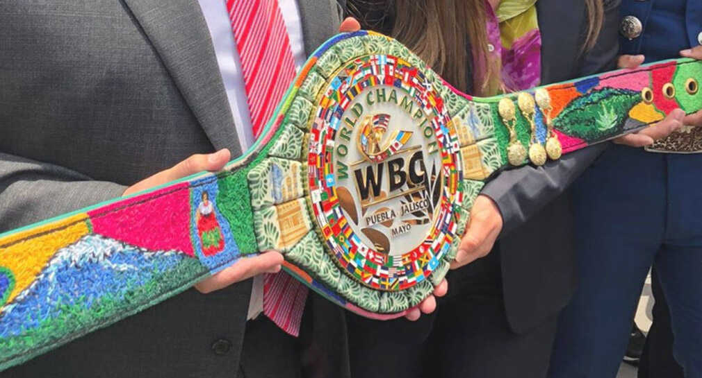 Presentan cinturón conmemorativo de Batalla de 5 de Mayo y se entregará en pelea de Canelo-Ryder