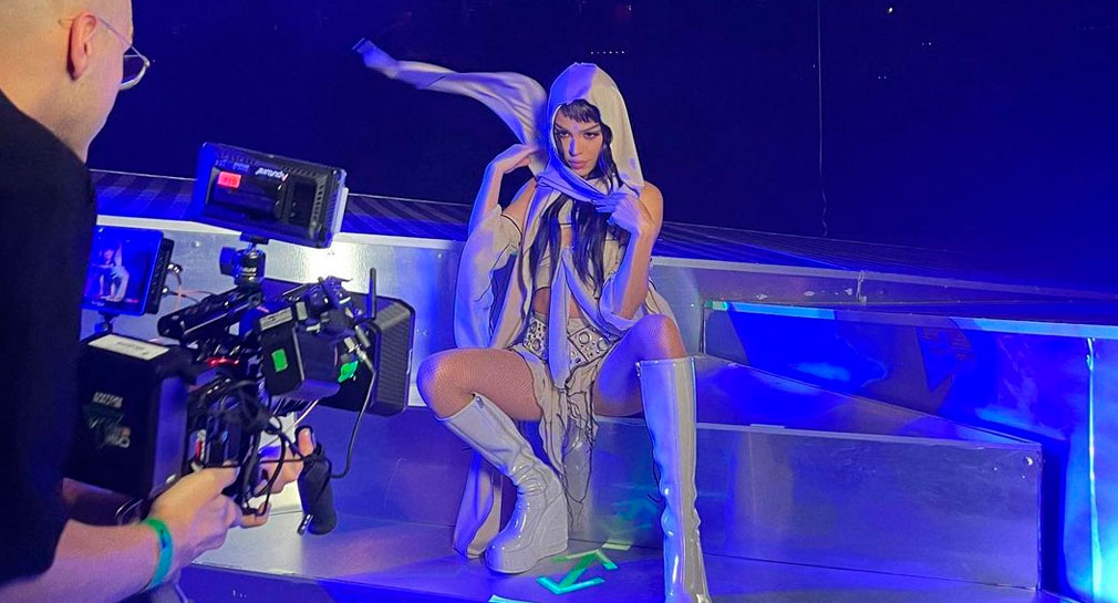 Danna Paola estrena su tema “1 Trago” grabado en vivo en el Auditorio Nacional