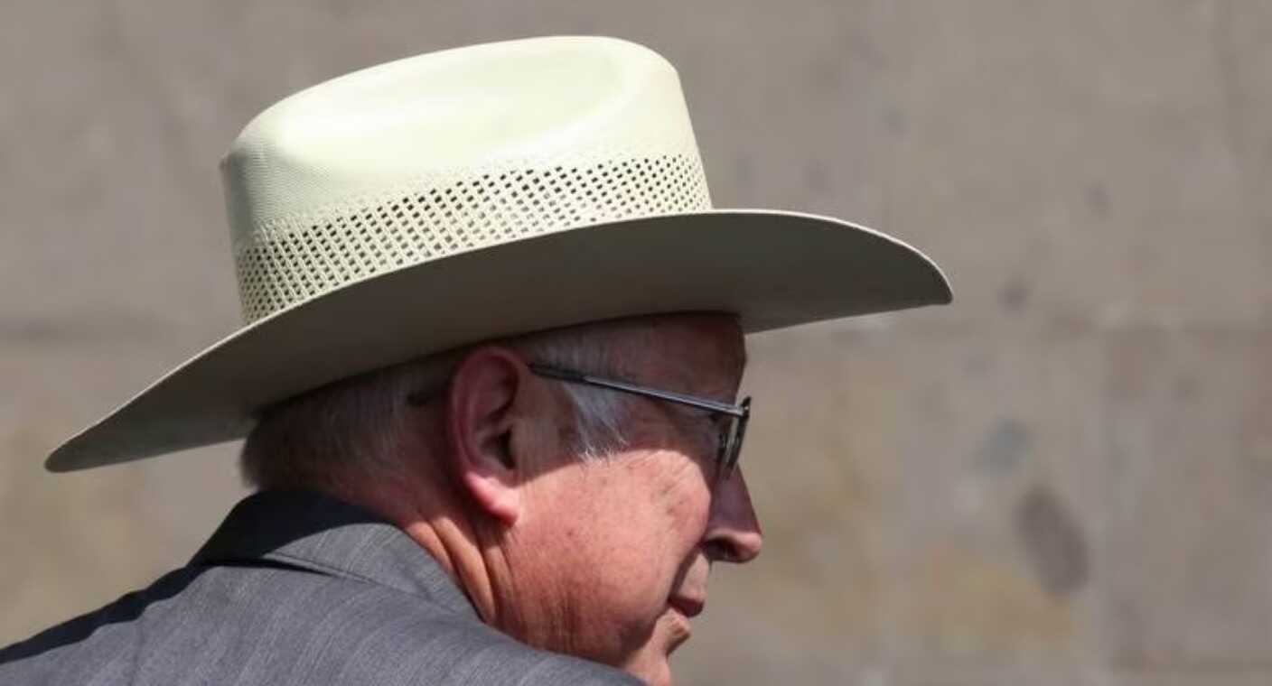 Ken Salazar niega que armas confiscadas a criminales sean de Ejército de EEUU
