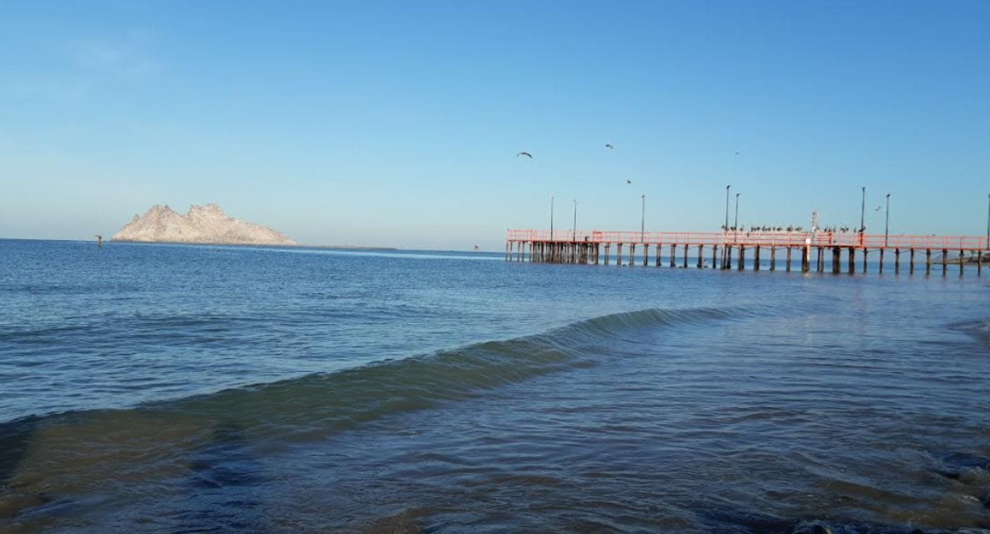 Por fuertes rachas de viento cierran puerto de Bahía de Kino