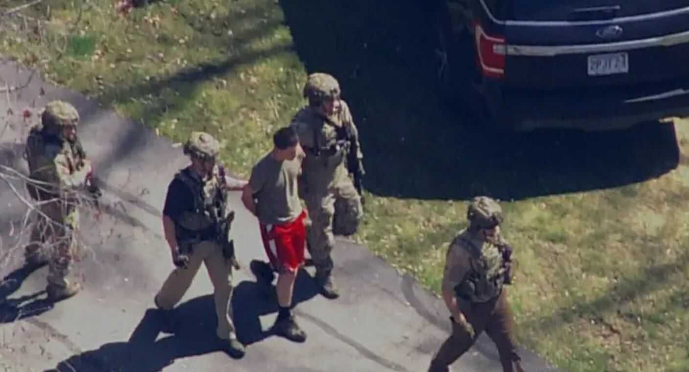 Sospechoso de filtración militar de EEUU tenía un armario con armas y hablaba en redes sociales sobre asesinatos