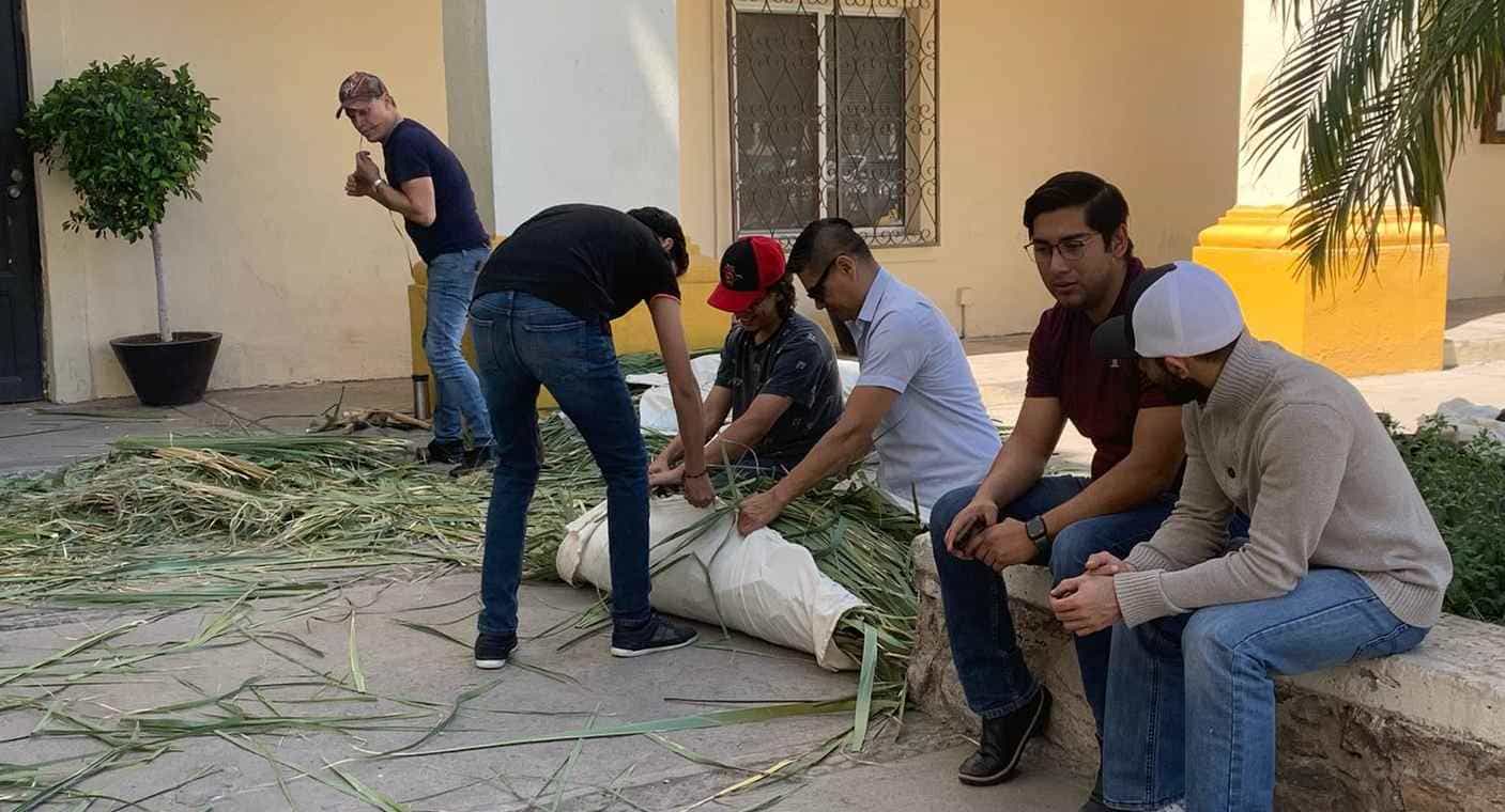 Catedral de Hermosillo reúne 160 hojas de palma y 30 de dátil para decorar misas de Domingo de Ramos