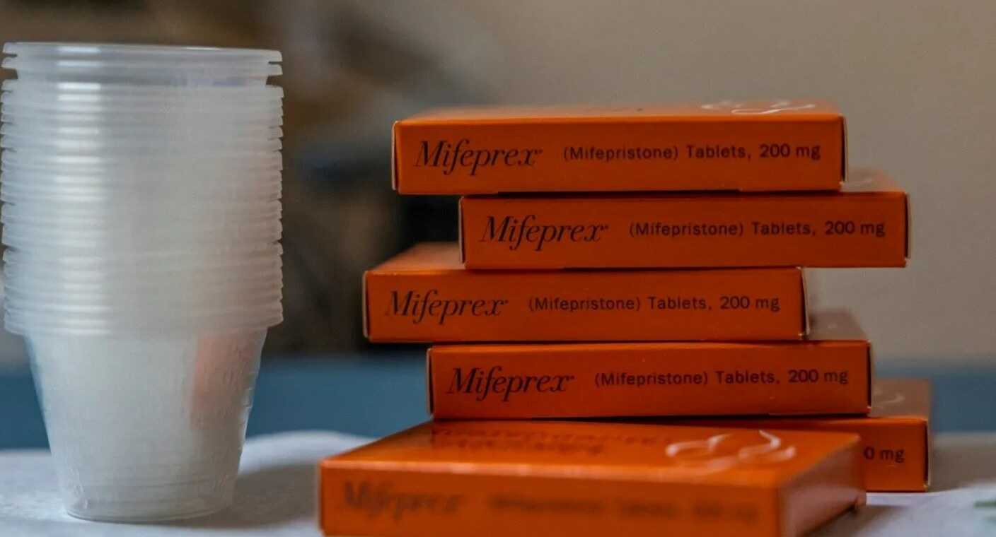 Tribunal de EEUU aprueba con restricciones la píldora mifepristona para abortar