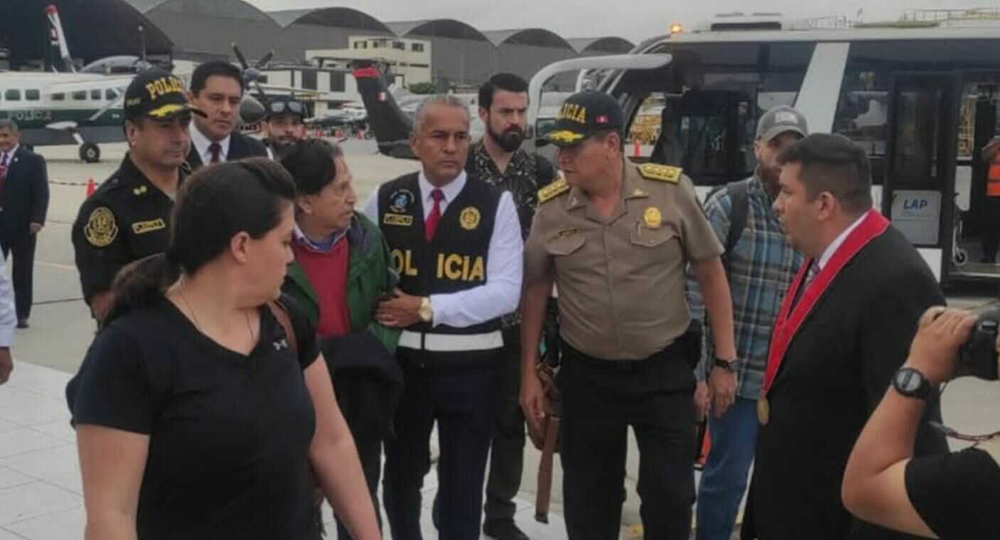 Expresidente Toledo llega a Perú extraditado por EEUU