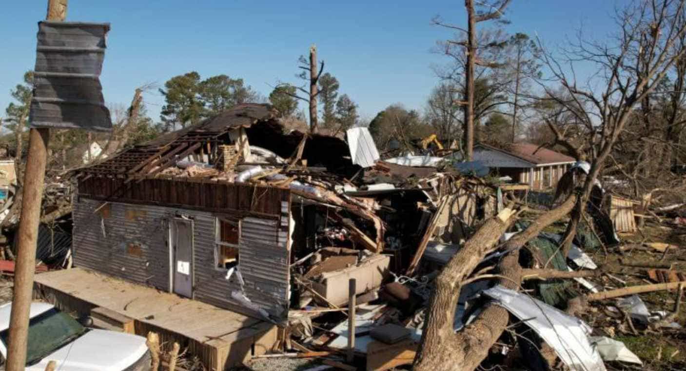 Tornado causa al menos cinco muertos y varios heridos en Missouri