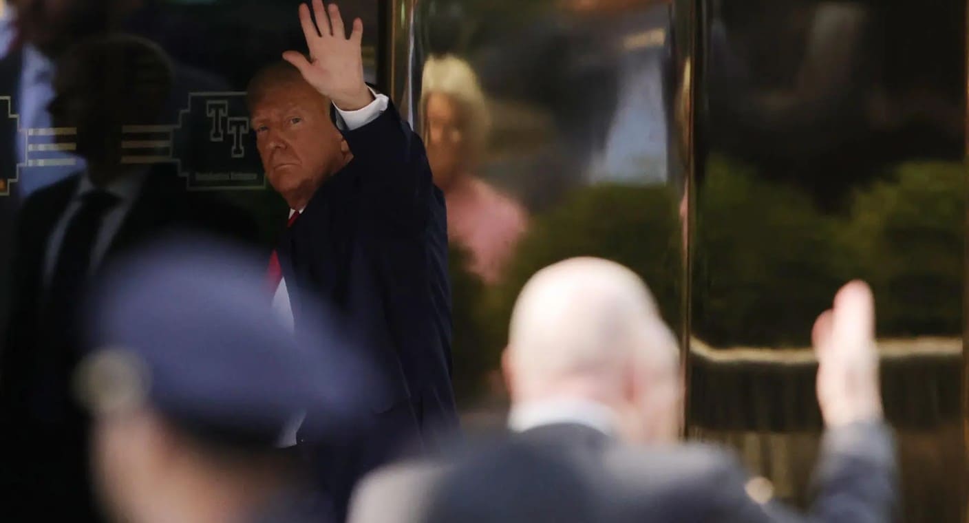 Trump se traslada a la corte en Washington donde comparecerá por cargos para interferir en las elecciones del 2021