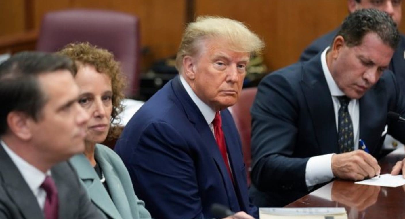 El 47% de los estadounidenses opina que proceso a Trump es por motivos políticos, revela encuesta