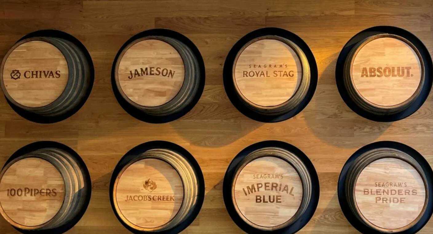 Pernod Ricard suspende totalmente exportaciones de vodka Absolut a Rusia
