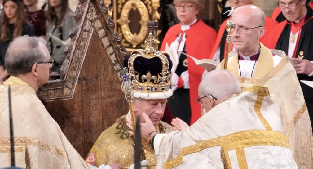“Dios salve al rey”: Coronan a Carlos III en Abadía de Westminster