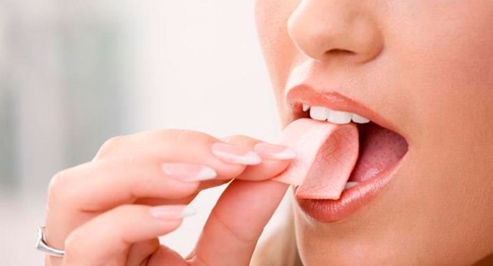 La ciencia revela si masticar chicle ayuda a reducir el estrés y quitar el hambre