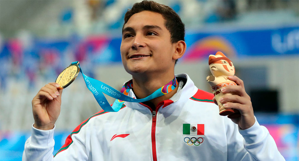 Por falta de apoyo, clavadista mexicano vende café para recaudar fondos rumbo a París 2024