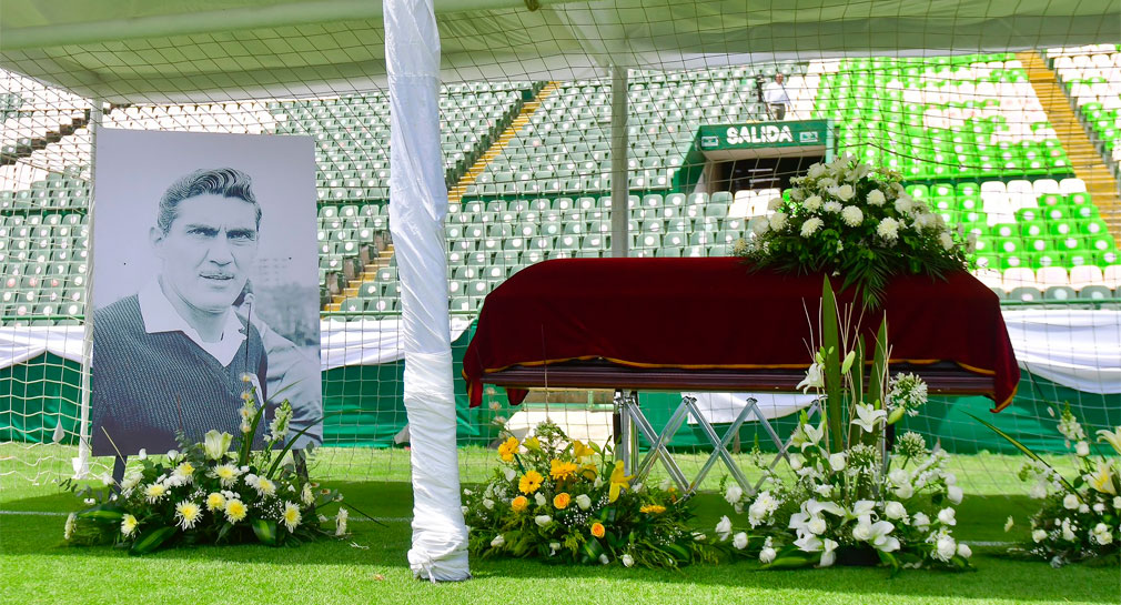 Despiden aficionados a Antonio ‘Tota’ Carbajal con misa en el Estadio León