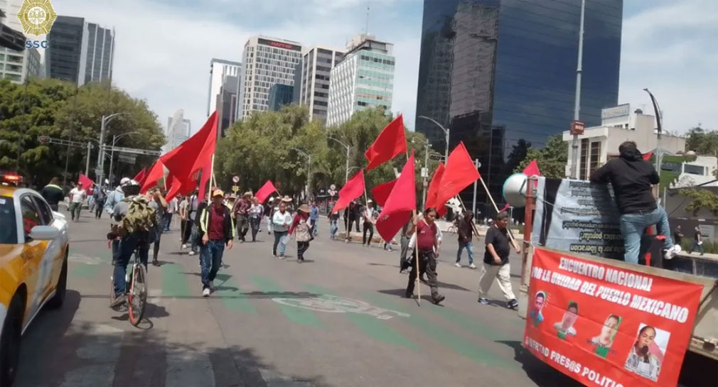 Marchan sindicatos y trabajadores en la CDMX por el Día del Trabajo, a ...