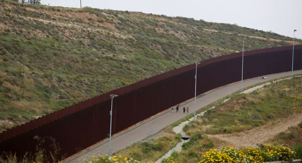 Encuentran cuerpos de 2 migrantes mexicanos en desierto de Coahuila