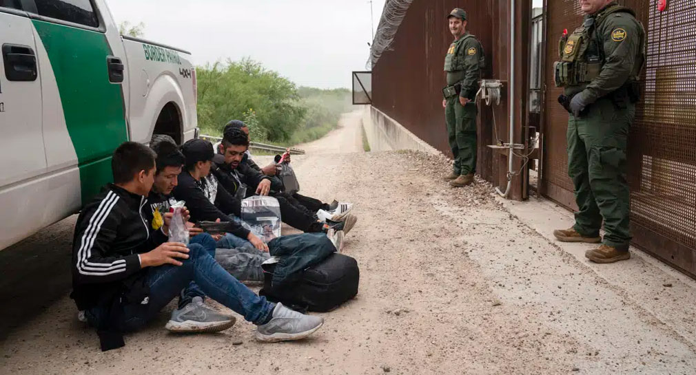 “Ahora o nunca”: Migrantes se apresuran a cruzar la frontera con EEUU antes de que expire el Título 42