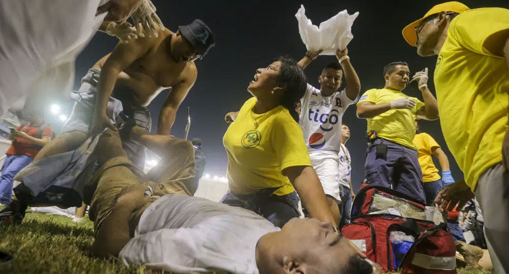 Sube a 12 cifra de muertos tras estampida en estadio de El Salvador; ‘no quedará impune’, señala Bukele