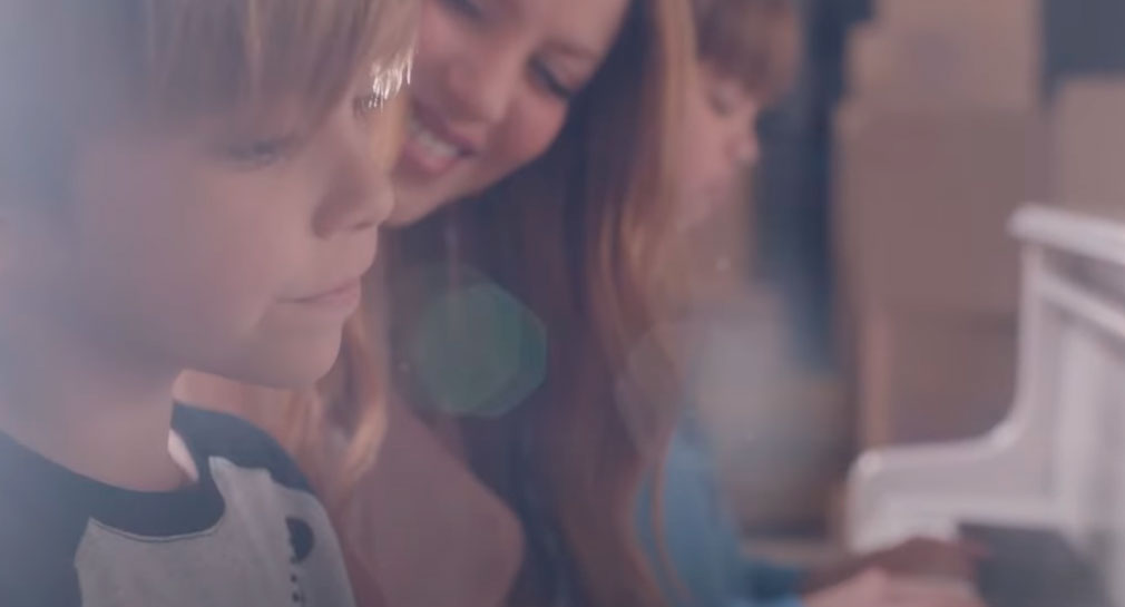 Shakira y sus hijos conmueven al cantar ‘Acróstico’: “Quererte sirve de anestesia al dolor, hace que me sienta mejor”(VIDEO)