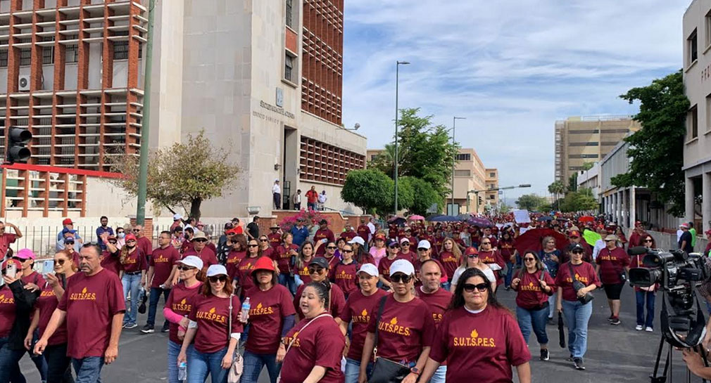 Participan cerca de 20 mil personas en desfile por el Día del Trabajo en Hermosillo, demandan mejores condiciones laborales