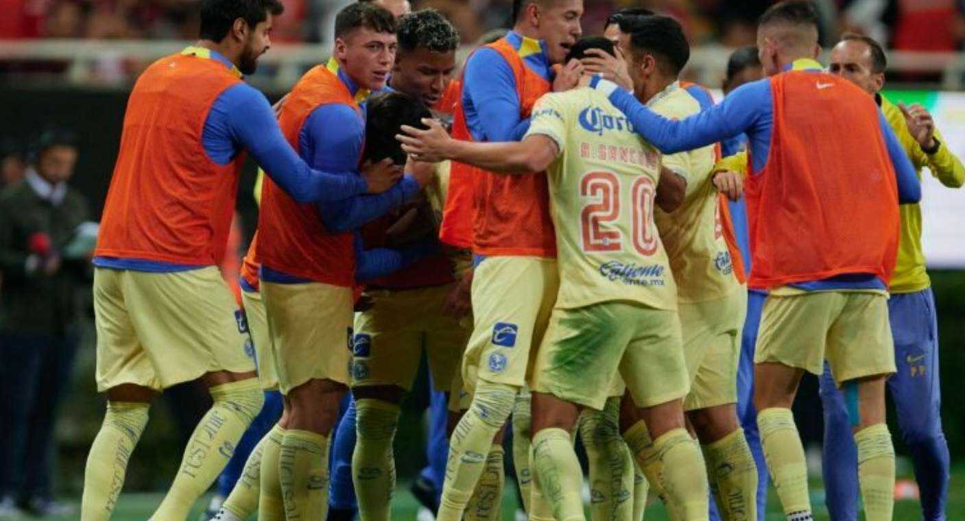 América se lleva ventaja mínima y vence a Chivas en el Akron