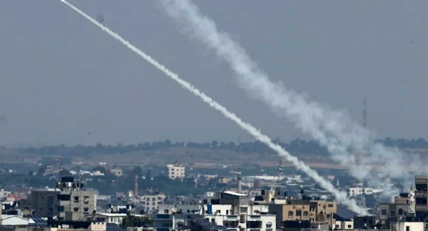 Disparan cientos de cohetes contra Israel en medio de ataques aéreos en Gaza