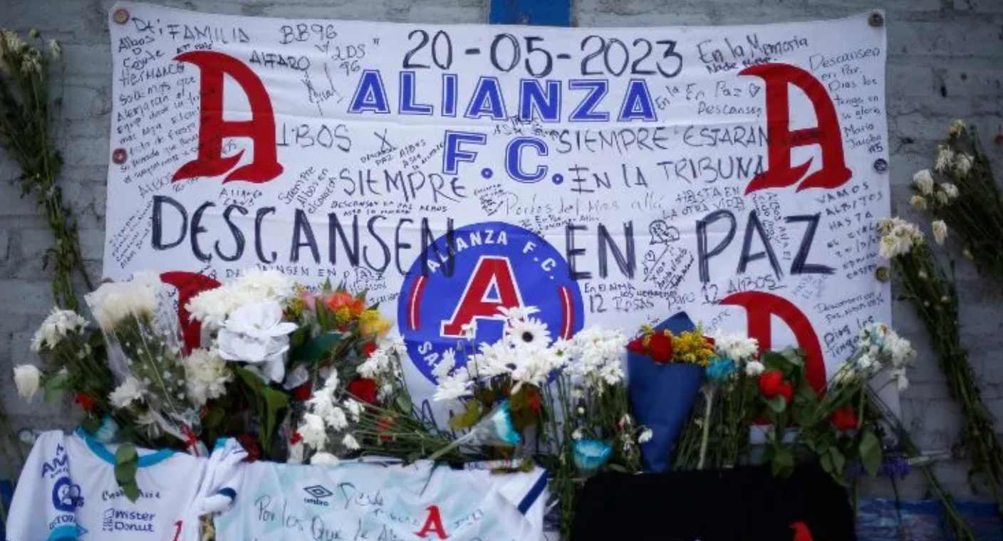 Detienen al presidente del Alianza por estampida en el estadio de El Salvador