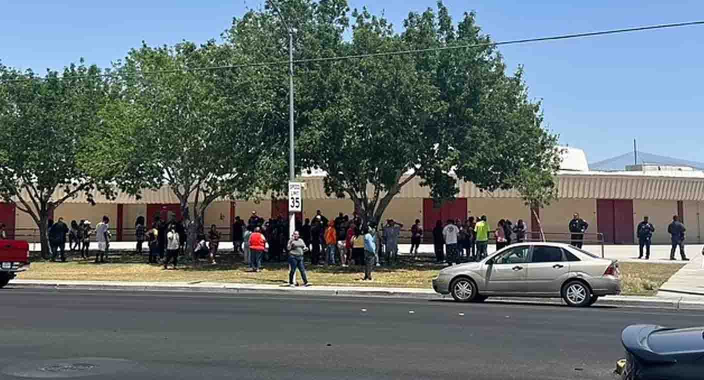 Balean a hombre dentro de escuela en Las Vegas