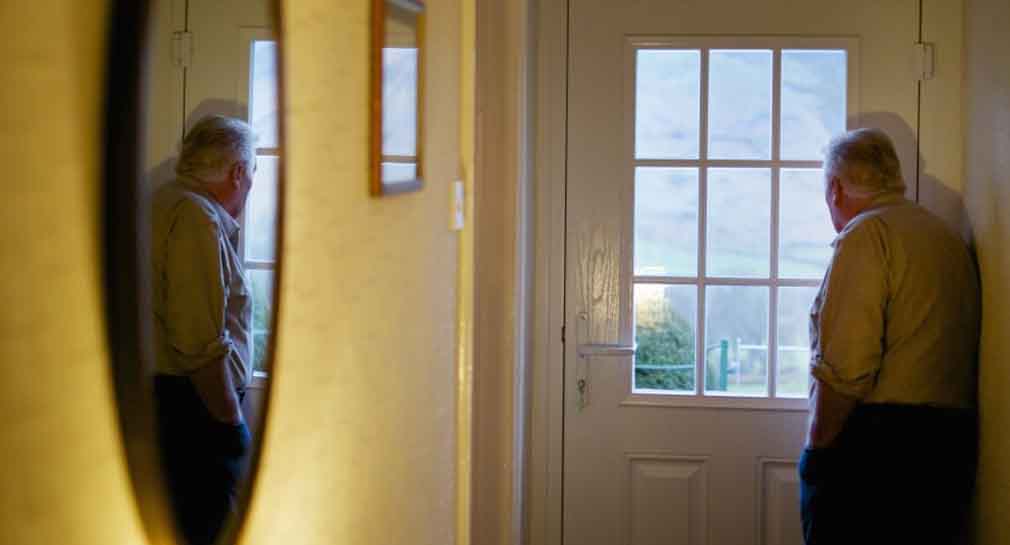 ‘La soledad es tan letal como fumar 12 cigarros al día’: Jefe de Salud Pública de EEUU