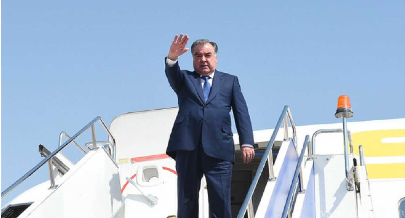Presidente de Tayikistán estrena avión que compró a México para visitar China