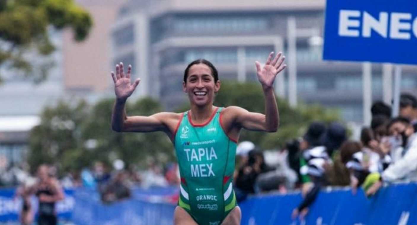 La mexicana Rosa María Tapia hace historia y gana plata en Campeonato Mundial de Triatlón en