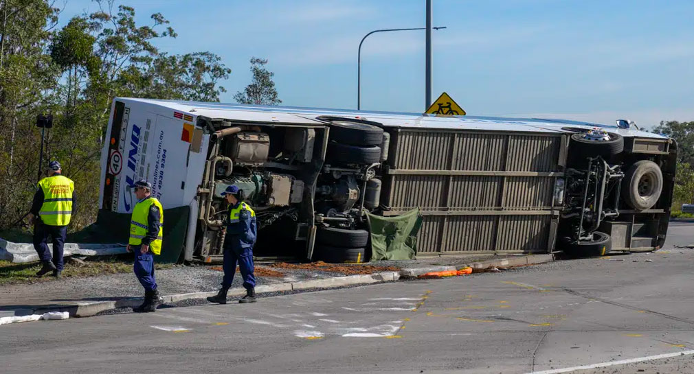 Volcamiento de autobús en Australia deja 10 muertos y 25 heridos, venían de una boda en un viñedo