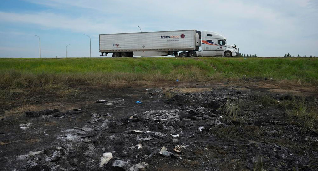 Choque entre autobús y semirremolque deja 15 muertos en Canadá