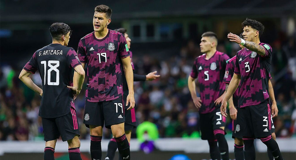 Concacaf suspende a César Montes y Gerardo Arteaga, se perderán partidos de Copa Oro