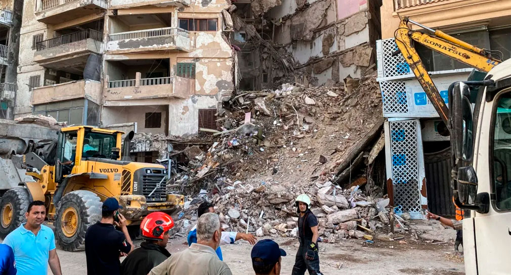 Sube a 9 número de muertes tras derrumbe en edificio de 13 pisos en Egipto