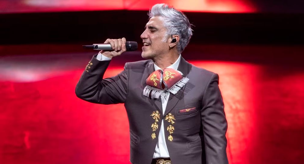 Alejandro Fernández pide a sus seguidores salirse del concierto si se ofenden con la canción ‘Mátalas’